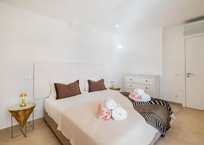 Casa Joaninha - Heated Pool - Algarve * Algoz