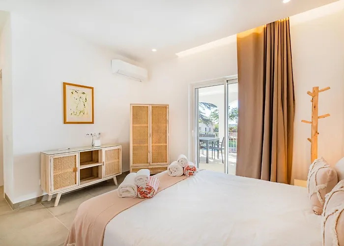 Casa Joaninha - Heated Pool - Algarve Villa Algoz